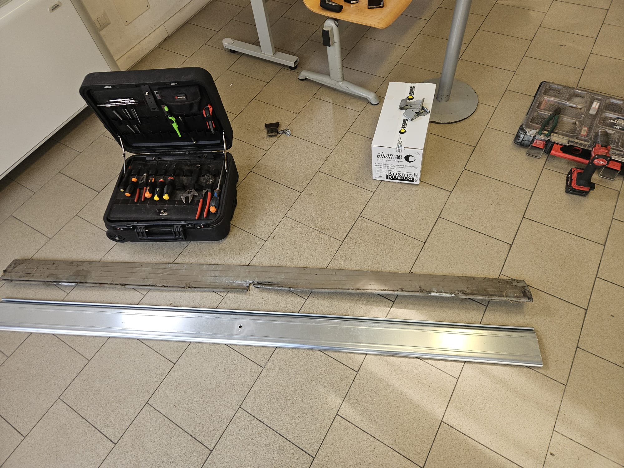 Tecnico della squadra di Eugenio al lavoro